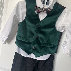 NWOT Nautica 4 Piece Suit Set 12M